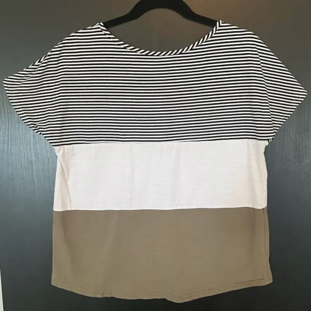 SHEIN Patch Pocket Front Cut And Sew T-Shirt Size Medium